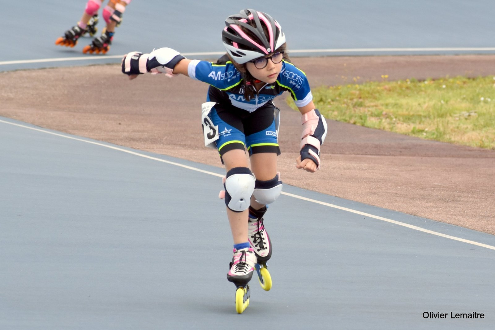 Patineuse-Amsports-Roller-Vitesse-Clemence-Dautrey