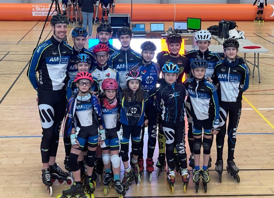 Groupe de patineur du même club 