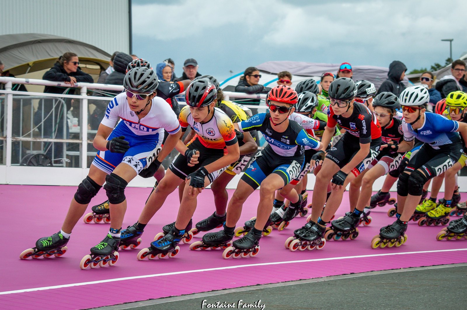 Tristan Dautrey en troisieme position du peloton